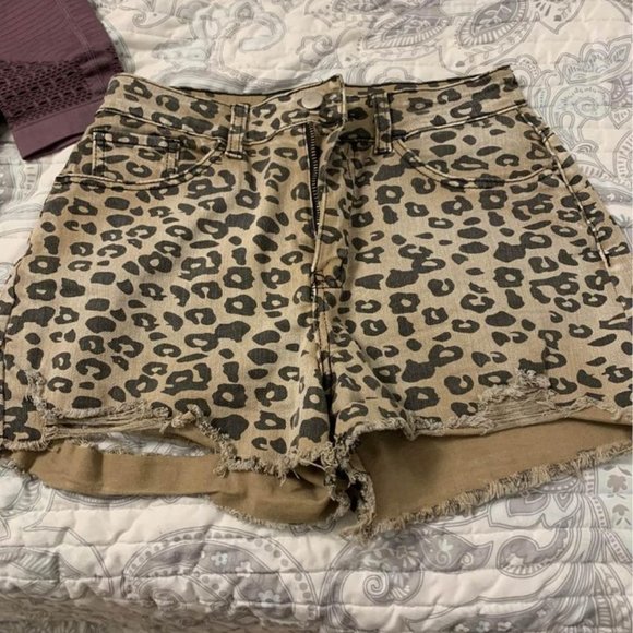 Animal Print Shorts - Picture 3 of 3